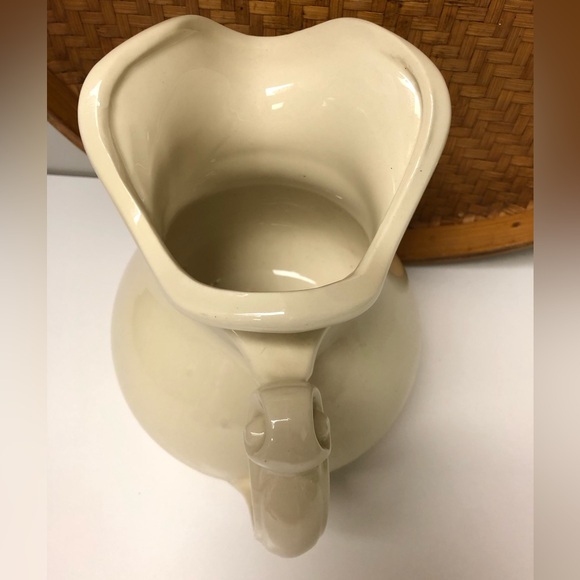 VTG McCoy Off White Pitcher McCoy 7515 USA Great Condition Discolour on Bottom - Picture 2 of 6